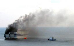 tirrenia incendio ferry palermo traghetto zabbaradio fiamme rischia prescrizione ansa egitto umana bestia viagginews evacuated boat genova