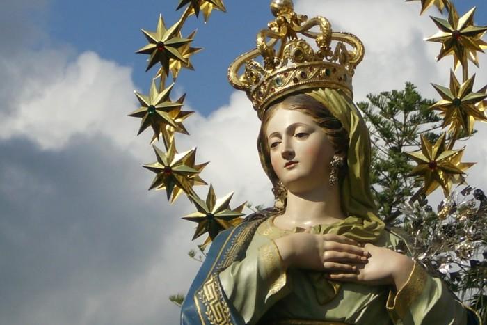 December 8: Festa Dell'Immacolata And Christmas Decorations