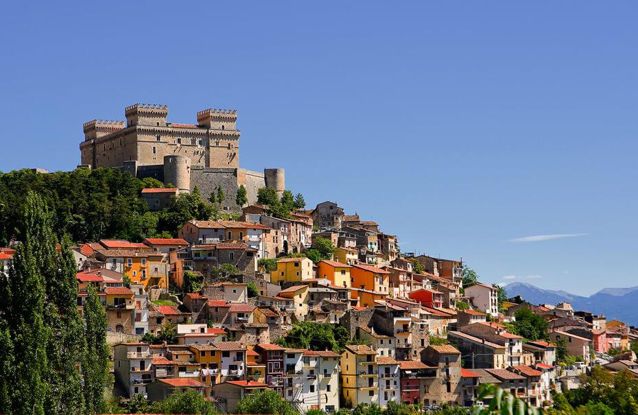 Castello Piccolomini what to see in Abruzzo