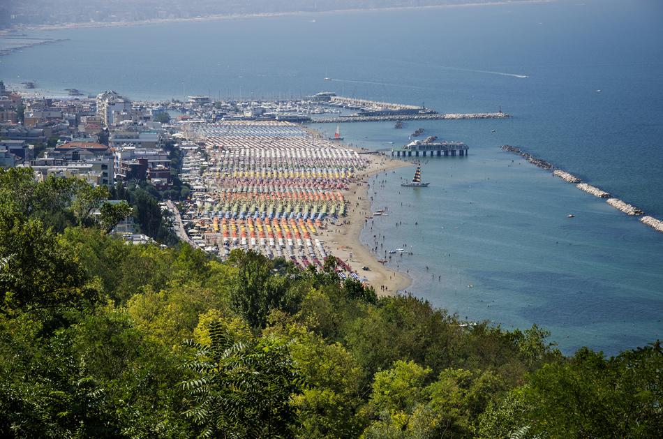 Italian beaches by train