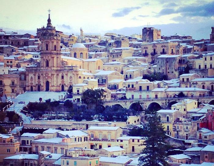 Modica covered in snow