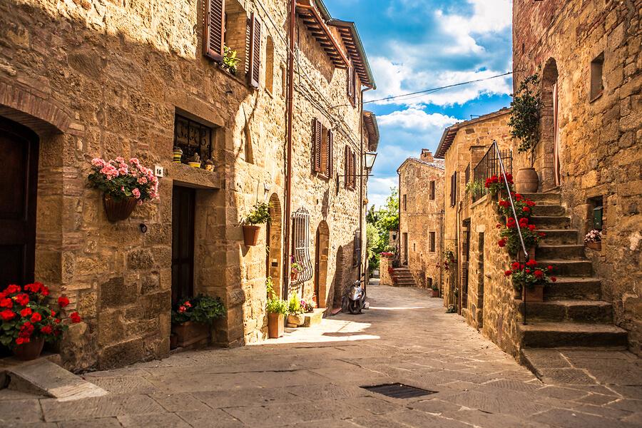 beautiful villages in Tuscany